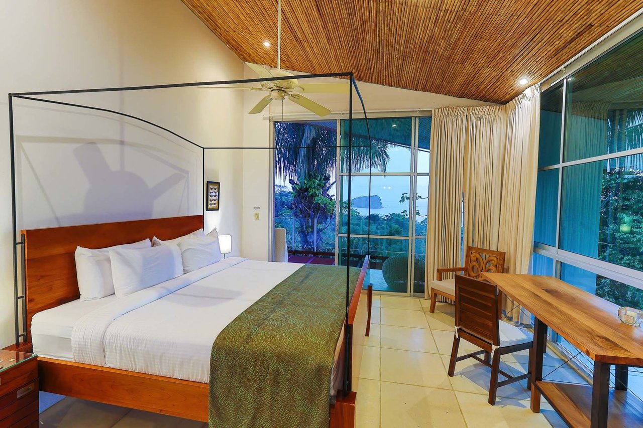 Luxury Mountain and Ocean View Villa, Manuel Antonio, Puntarenas