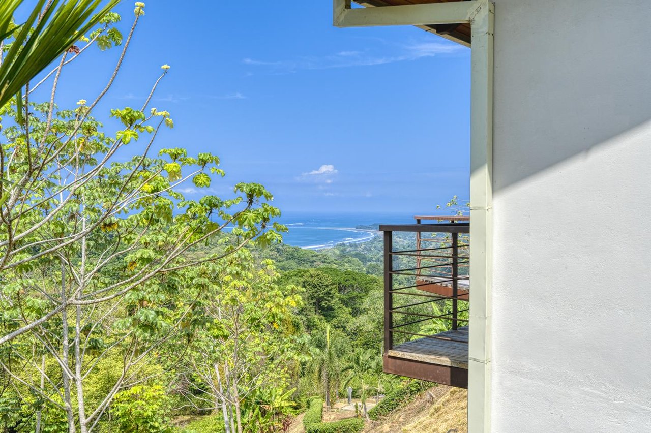 Hill Top Luxury Home with Outstanding Ocean Views