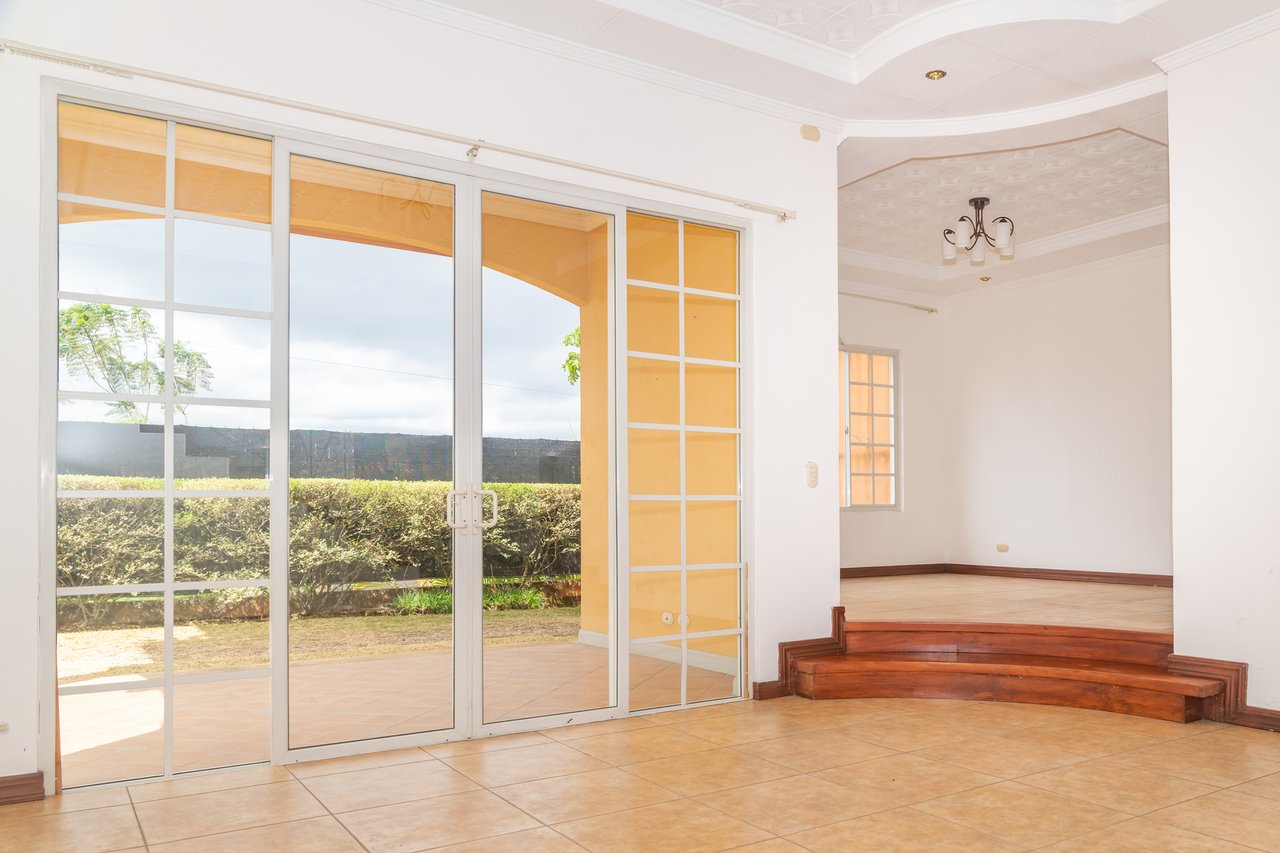 Colonial Gated Community Villa, Curridabat, San Jose