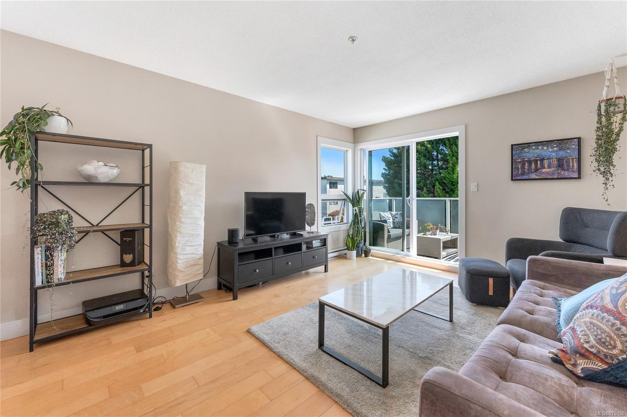 304-2515 Dowler Pl