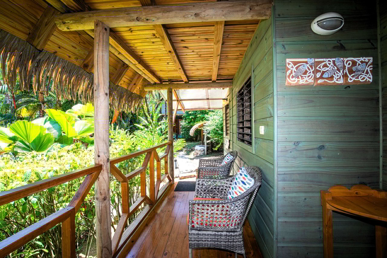 A MONEY MAKER! Location, home, guest cabins, with a SUCCE$$FUL exclusive distribution agency!