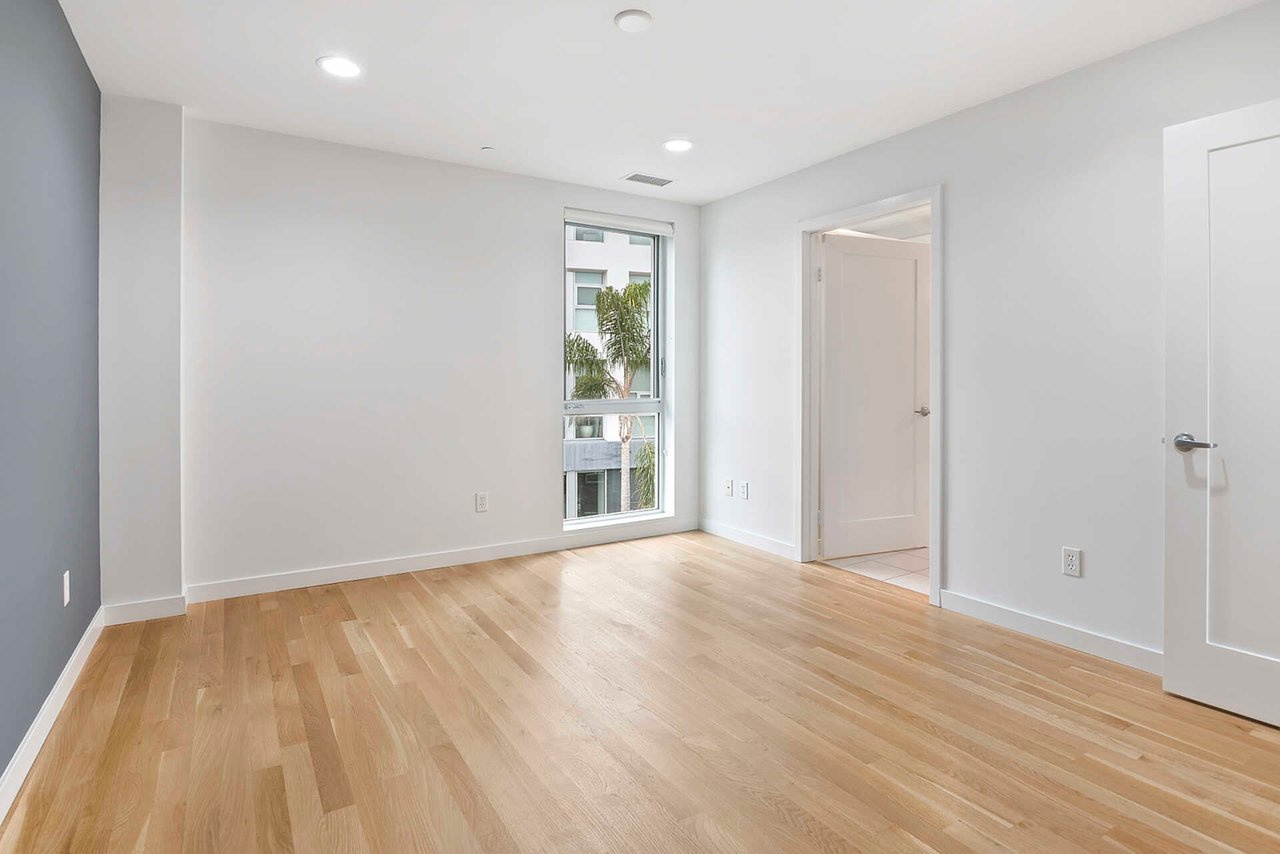 310 WASHINGTON BLVD Unit: 804