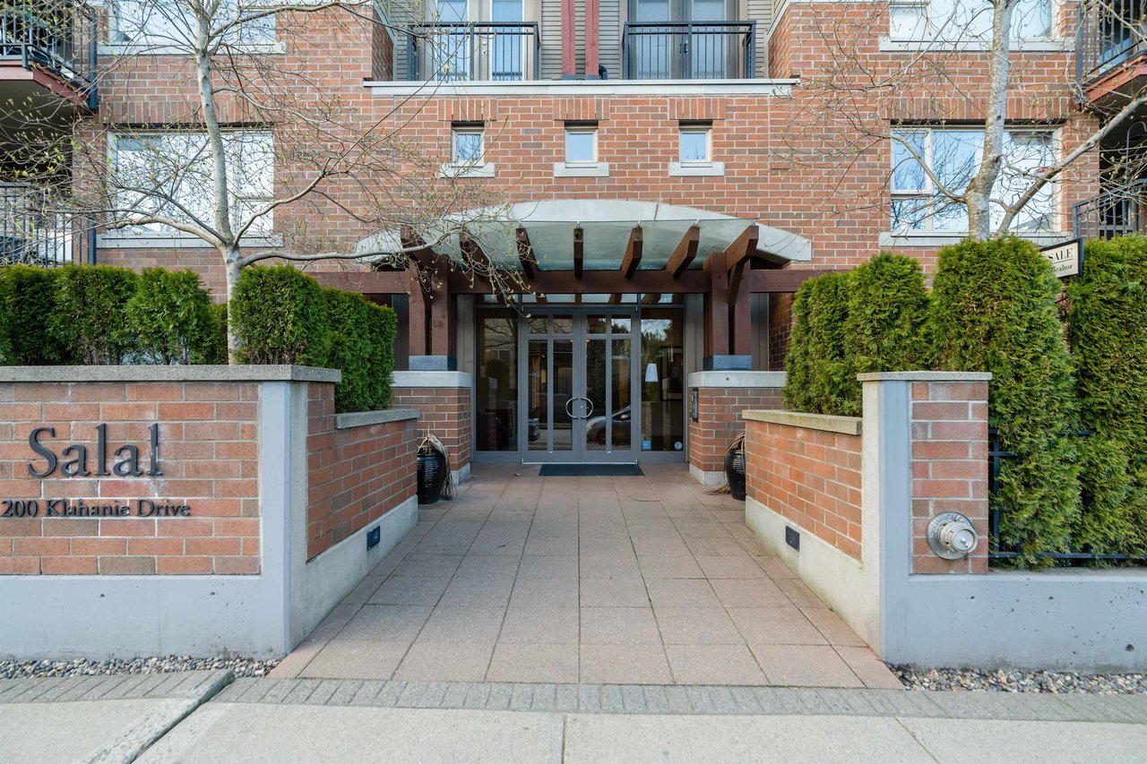 203-200 Klahanie Dr