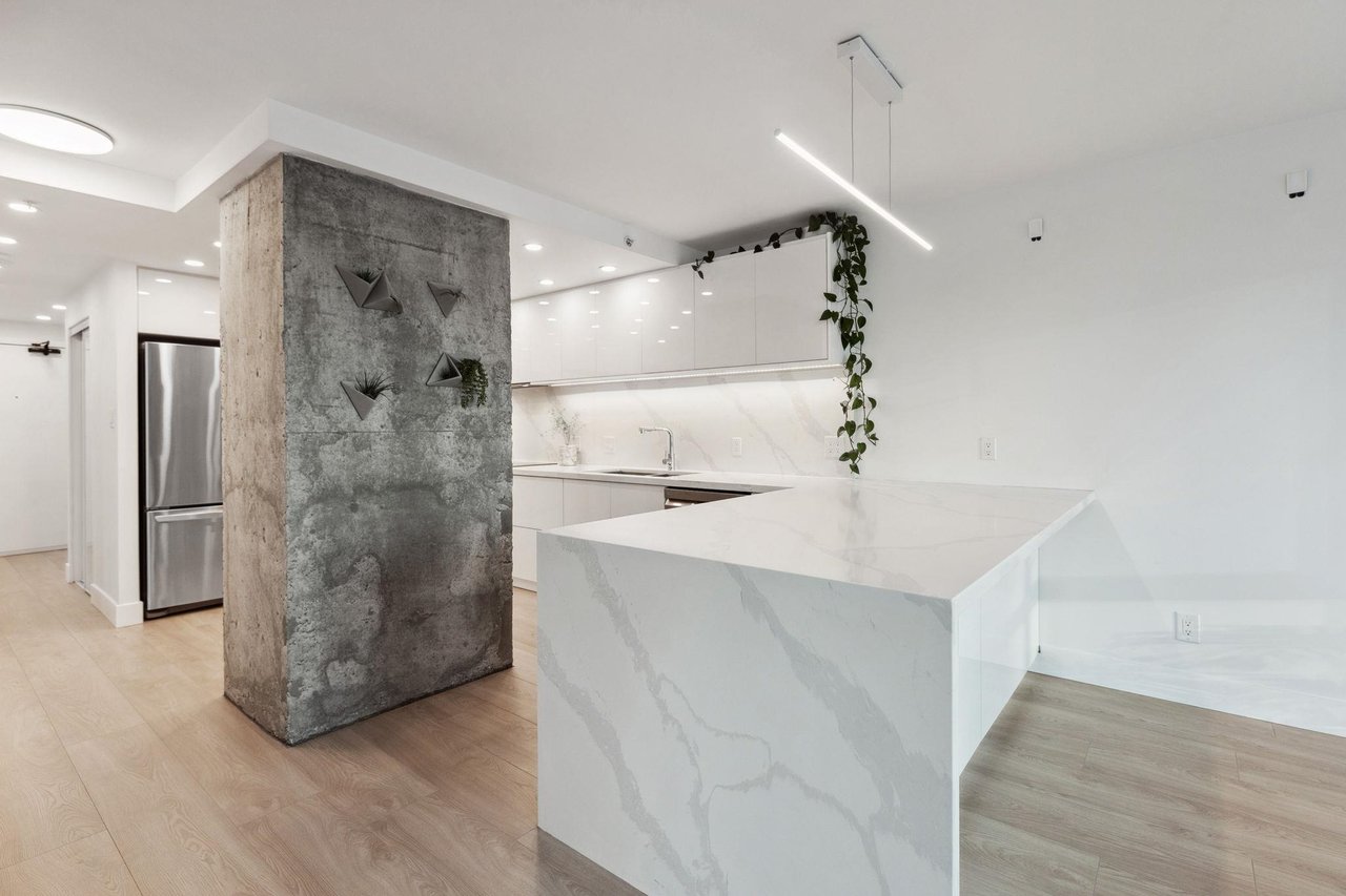 2204-1238 Melville Street, Vancouver