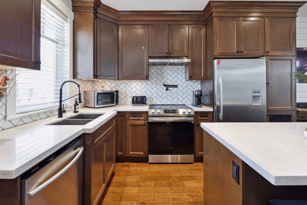 617 Mahon Avenue, North Vancouver