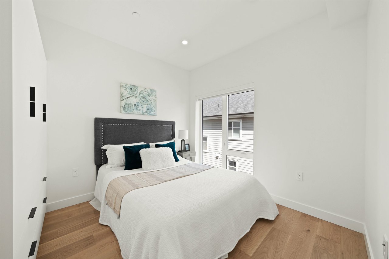 2418 Victoria Dr