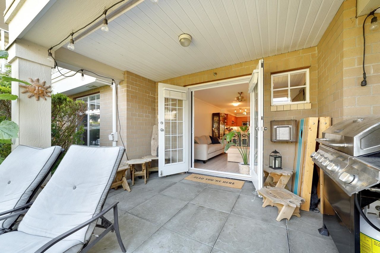 110-15621 Marine Dr