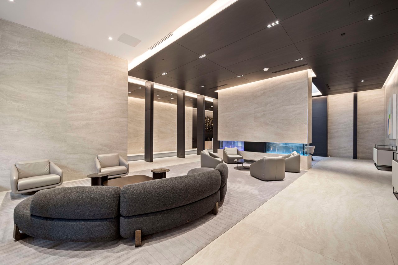 2221 Yonge Street Suite 2909