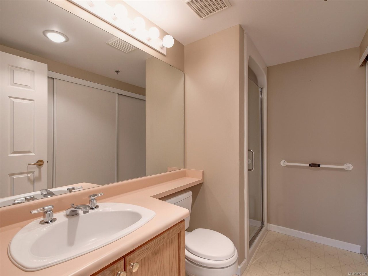 207-3969 Shelbourne St