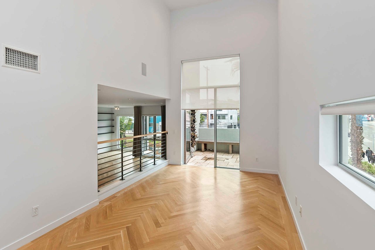 310 WASHINGTON BLVD Unit: 804