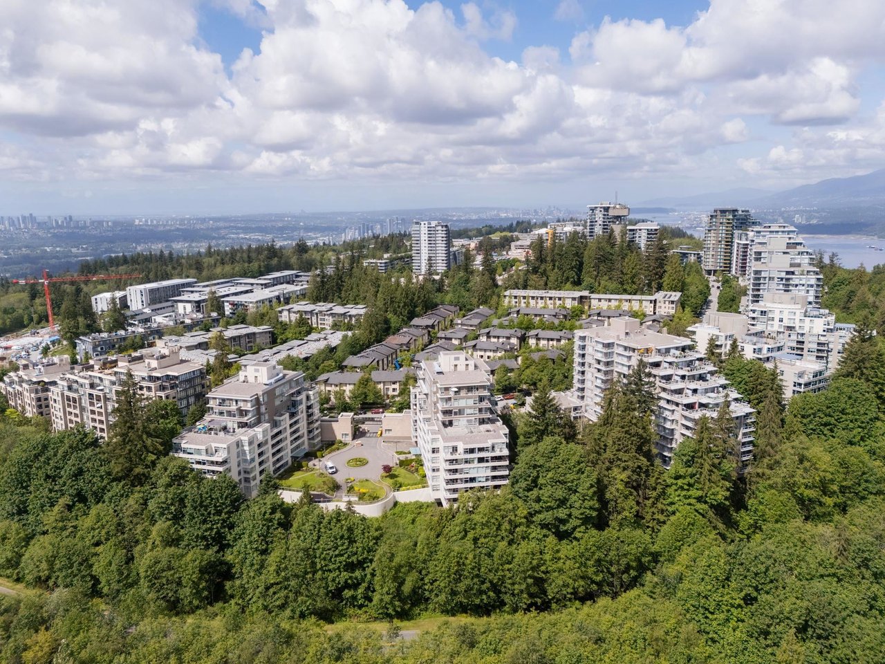 606-9288 University Cres