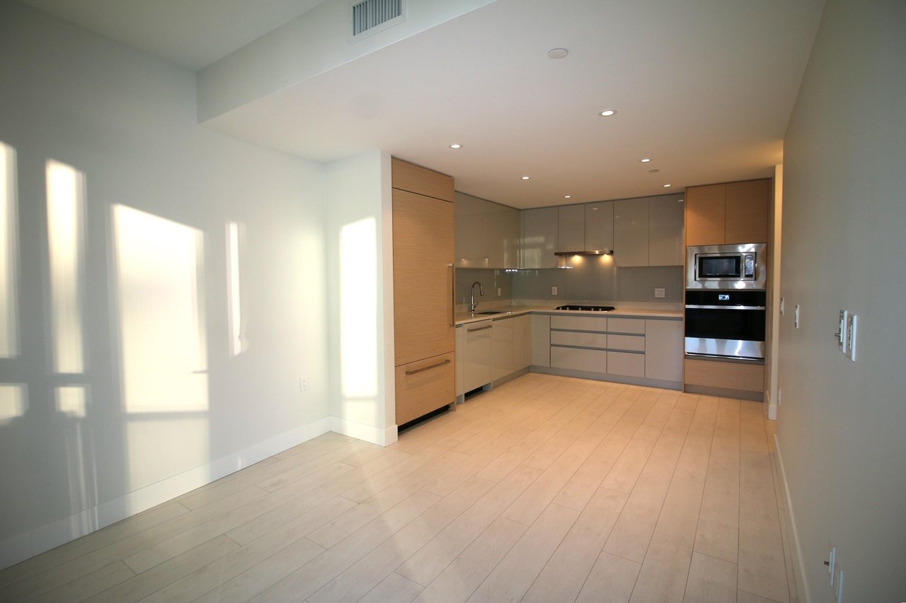 603-3538 Sawmill Cres