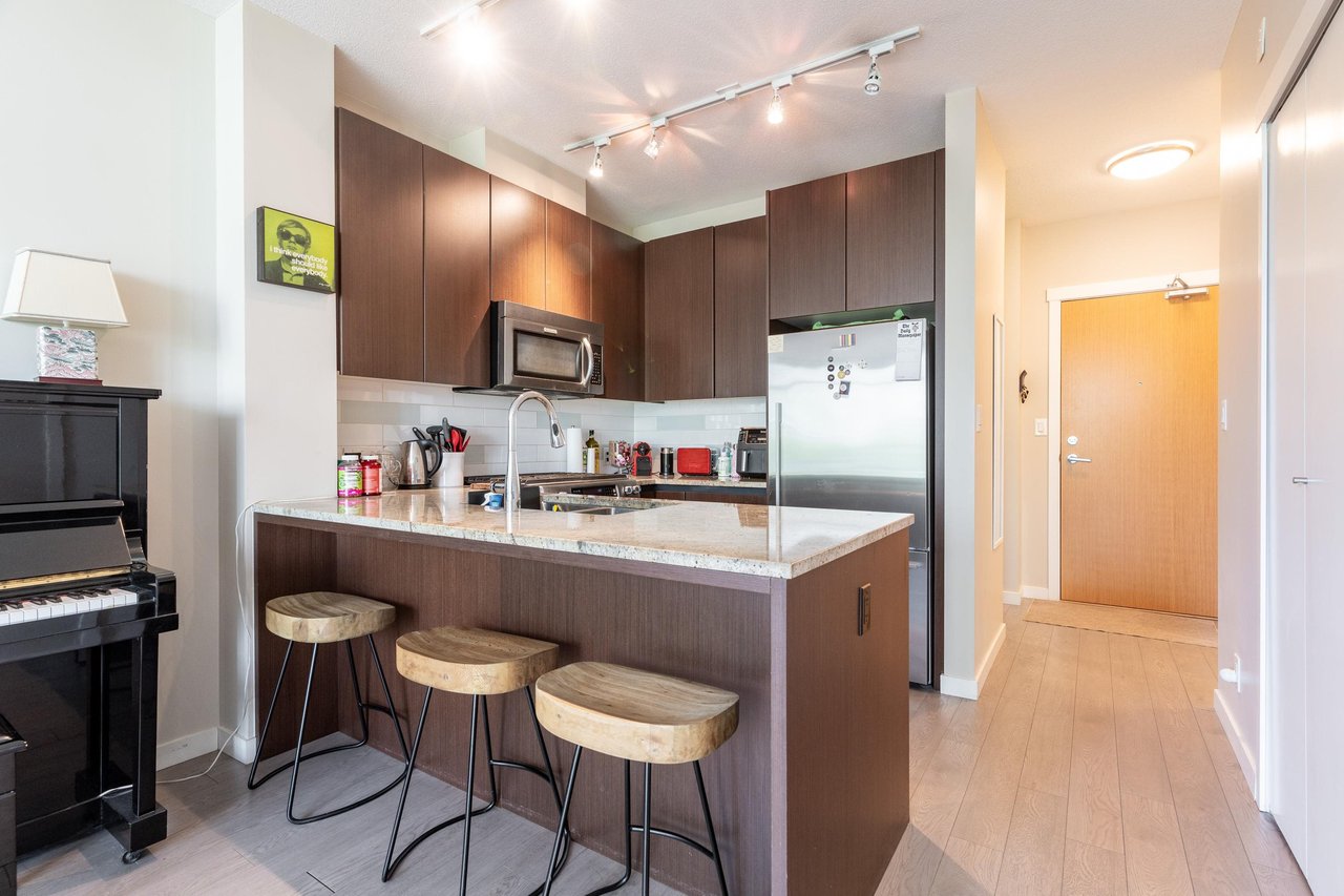 203-135 W 2nd St