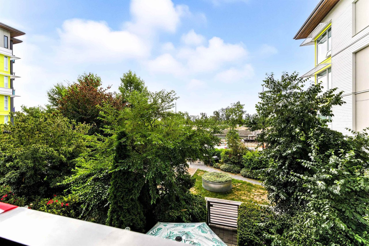 205-3289 Riverwalk Ave