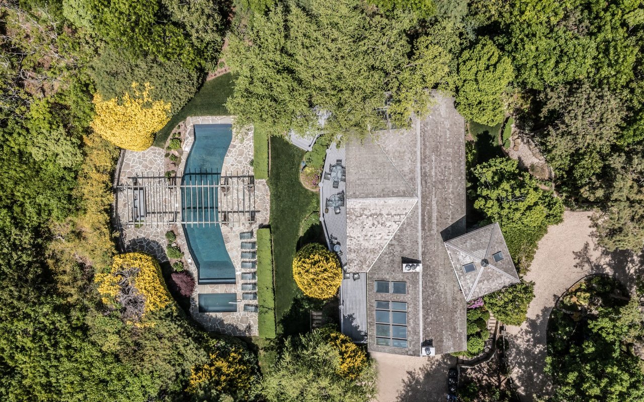 14 Water Mill Heights Dr
