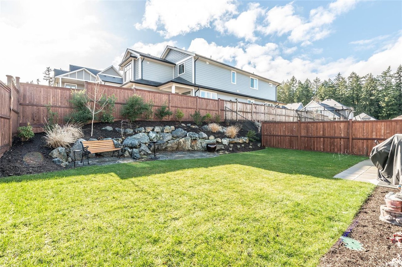 3535 Paperbark Cres