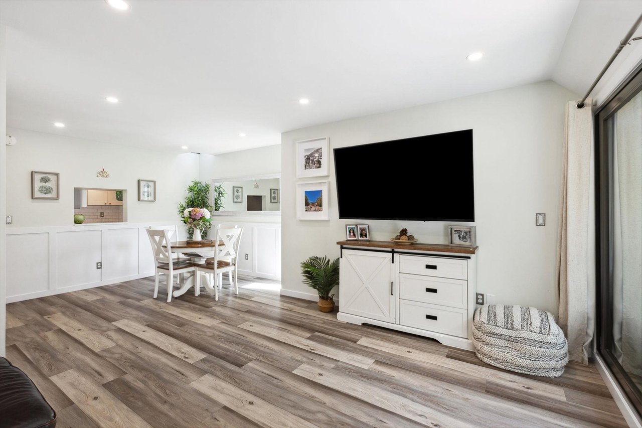 17-225 W 14th St