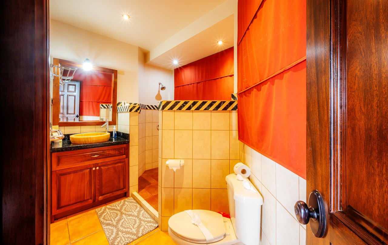 Luxury Lakefront Villa, Lake Arenal, Alajuela
