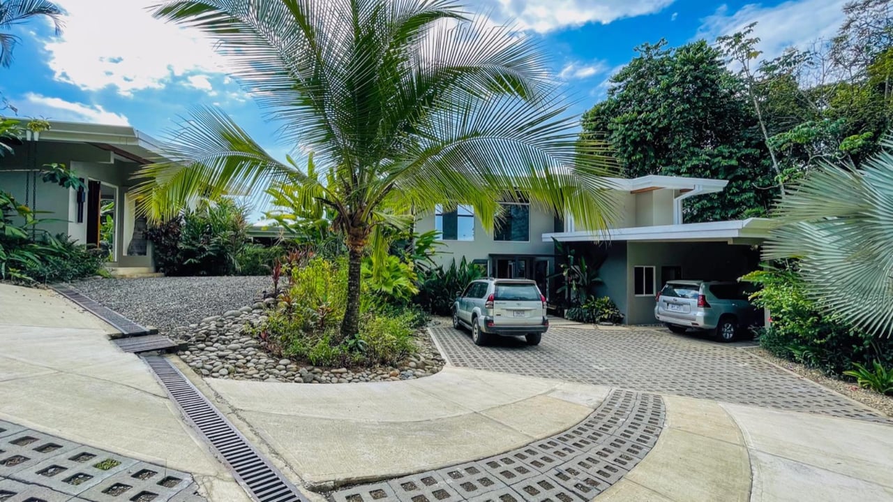 Balinese Style Oceanview Villa, Uvita, Puntarenas