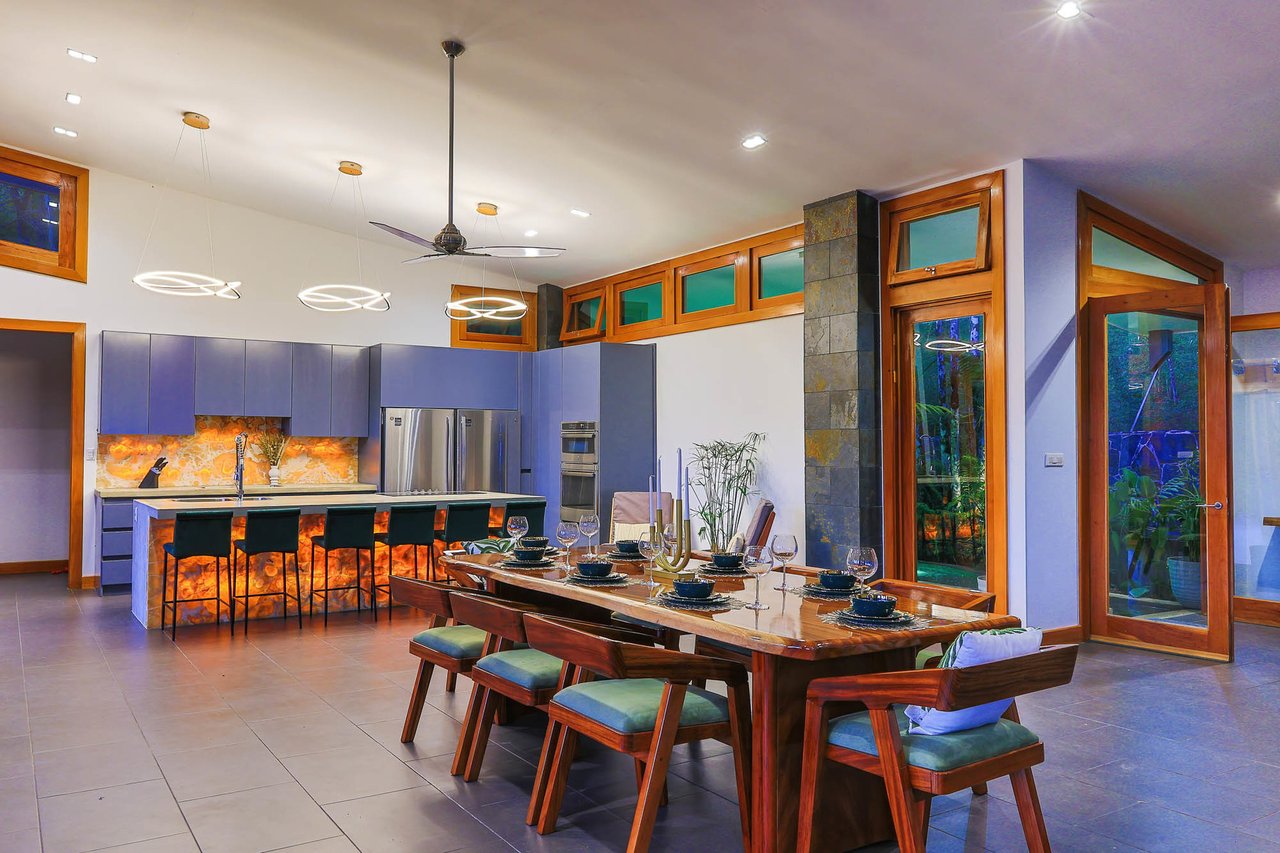 Luxurious Mountain Villa Retreat, Perez Zeledon, San Jose