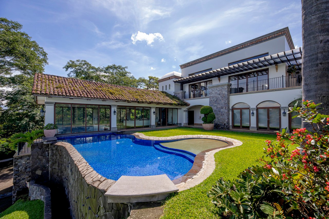 Panoramic View Mountain Estate, Ciudad Colon, San Jose