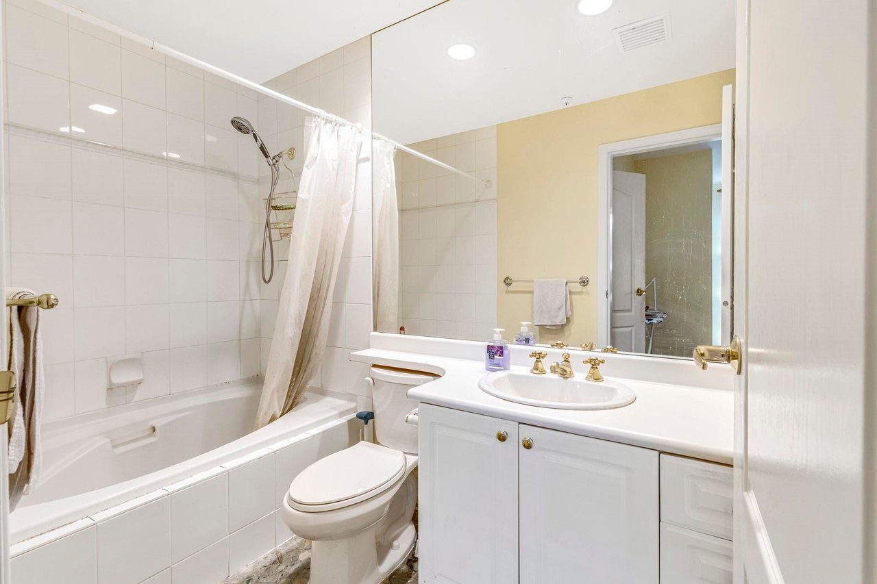 217-5735 Hampton Pl