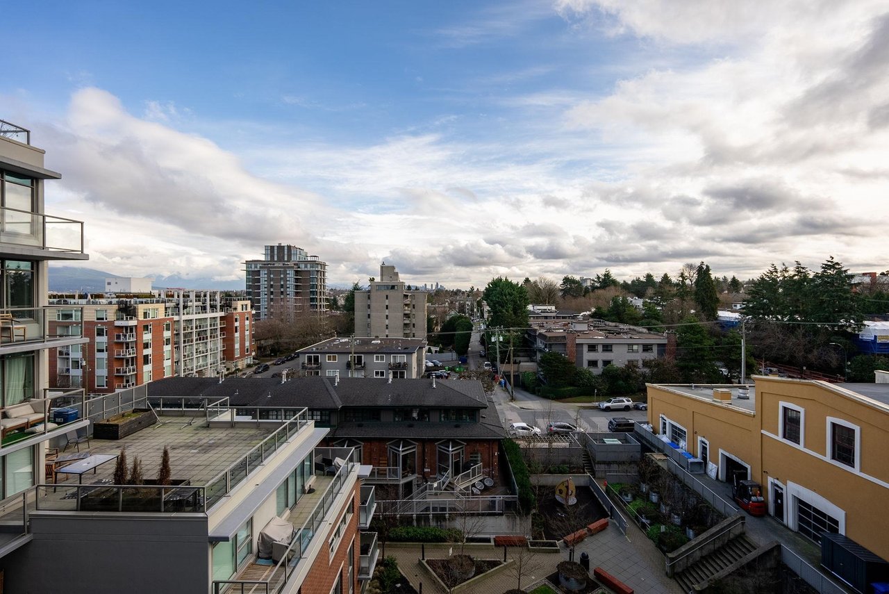 714-250 E 6th Ave