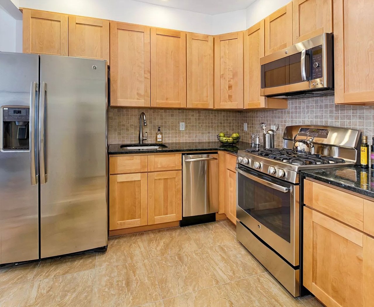 171 Henry St, #4C