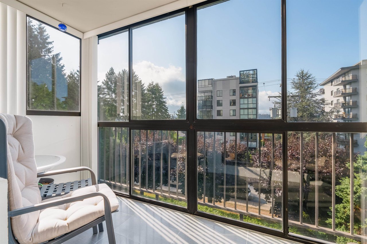 302-555 13th Street, West Vancouver