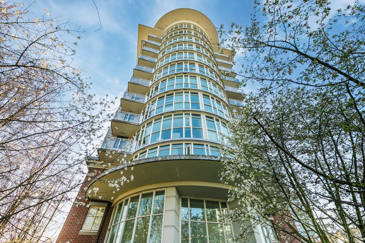 1251-1483 E King Edward Ave