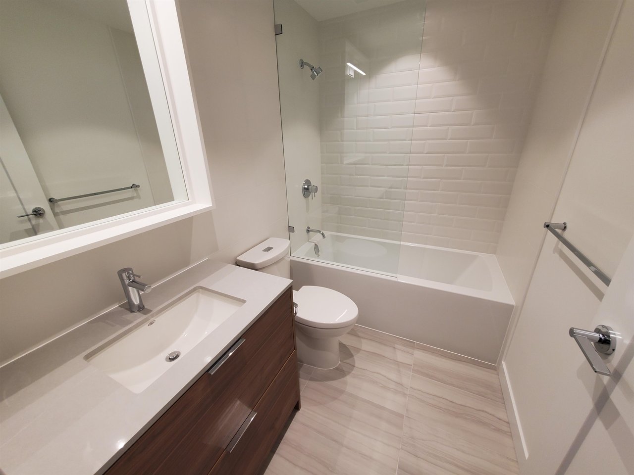 602-1045 Austin Ave