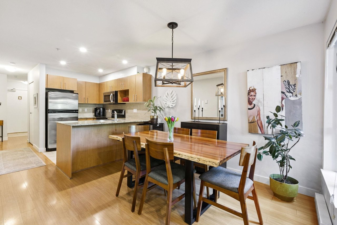 227-1633 Mackay Ave
