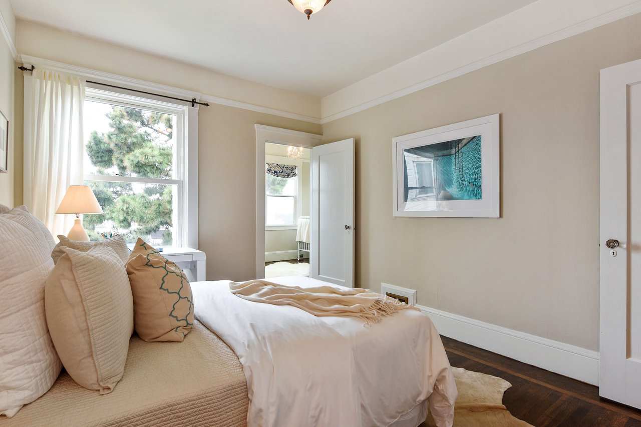 Chic Top Floor Inner Sunset Condominium