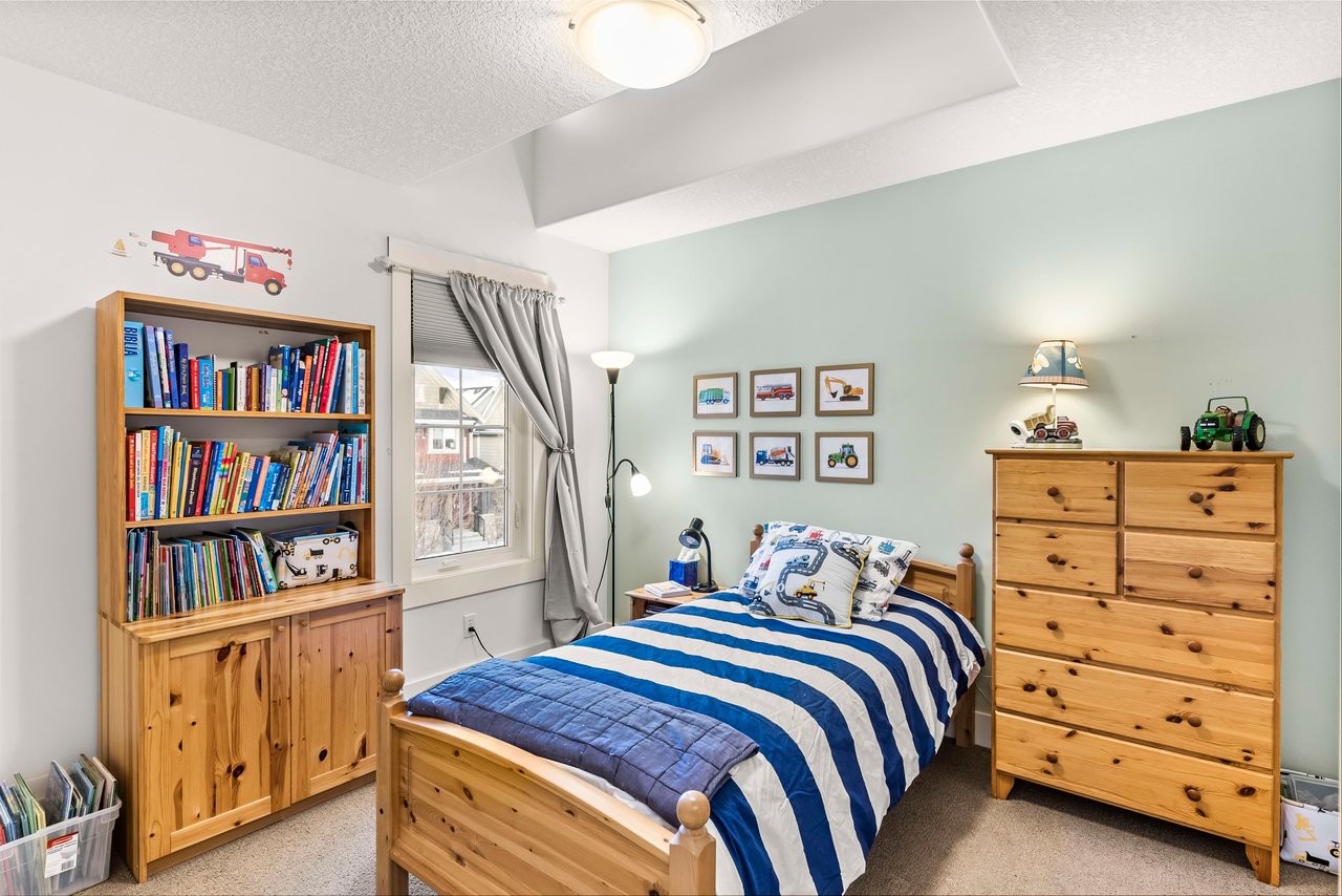19 Tom Hoppe Mews SW