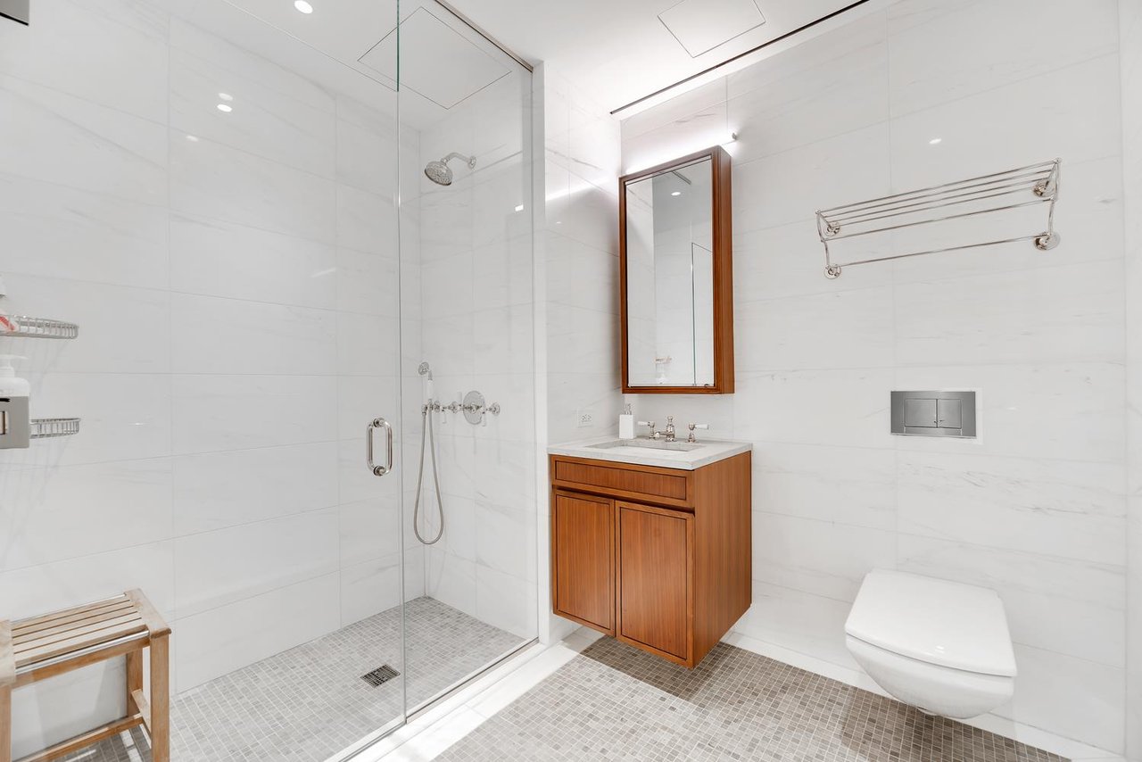 5 Beekman Street, Apt 24-A