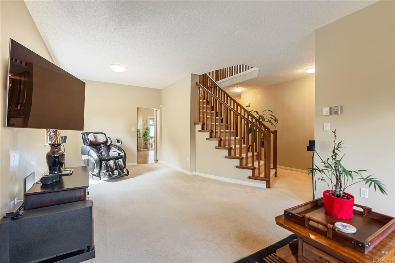 2450 Lund Rd, View Royal