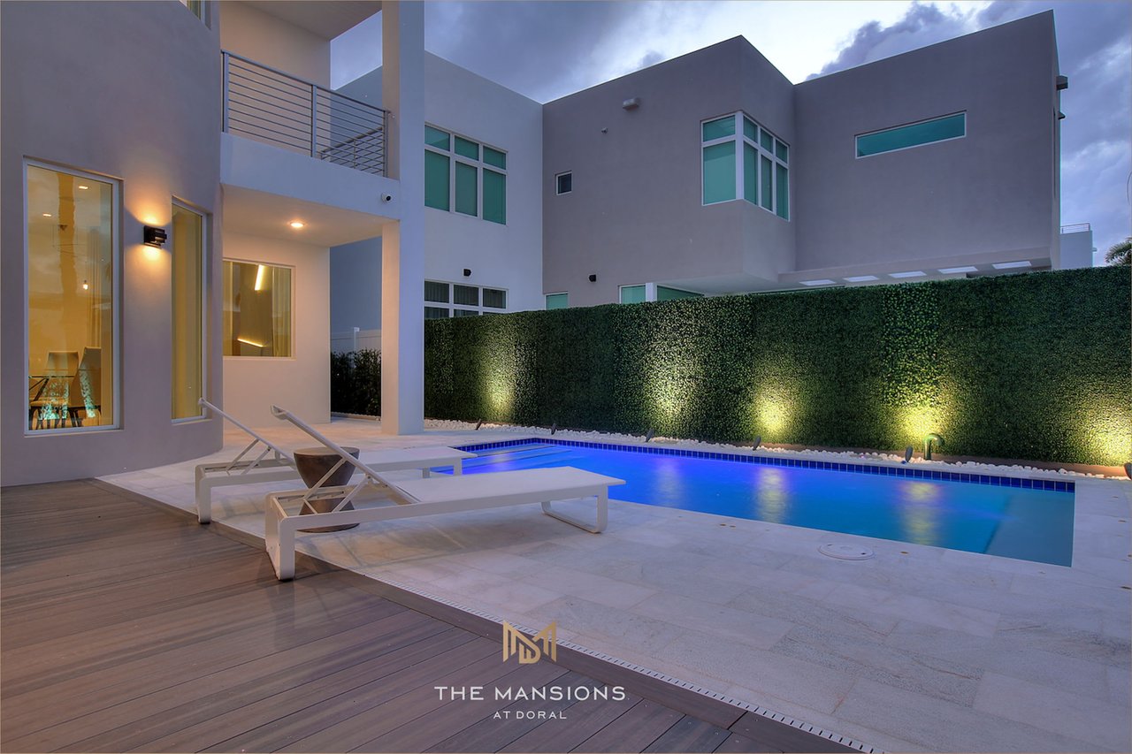 Mansions at Doral