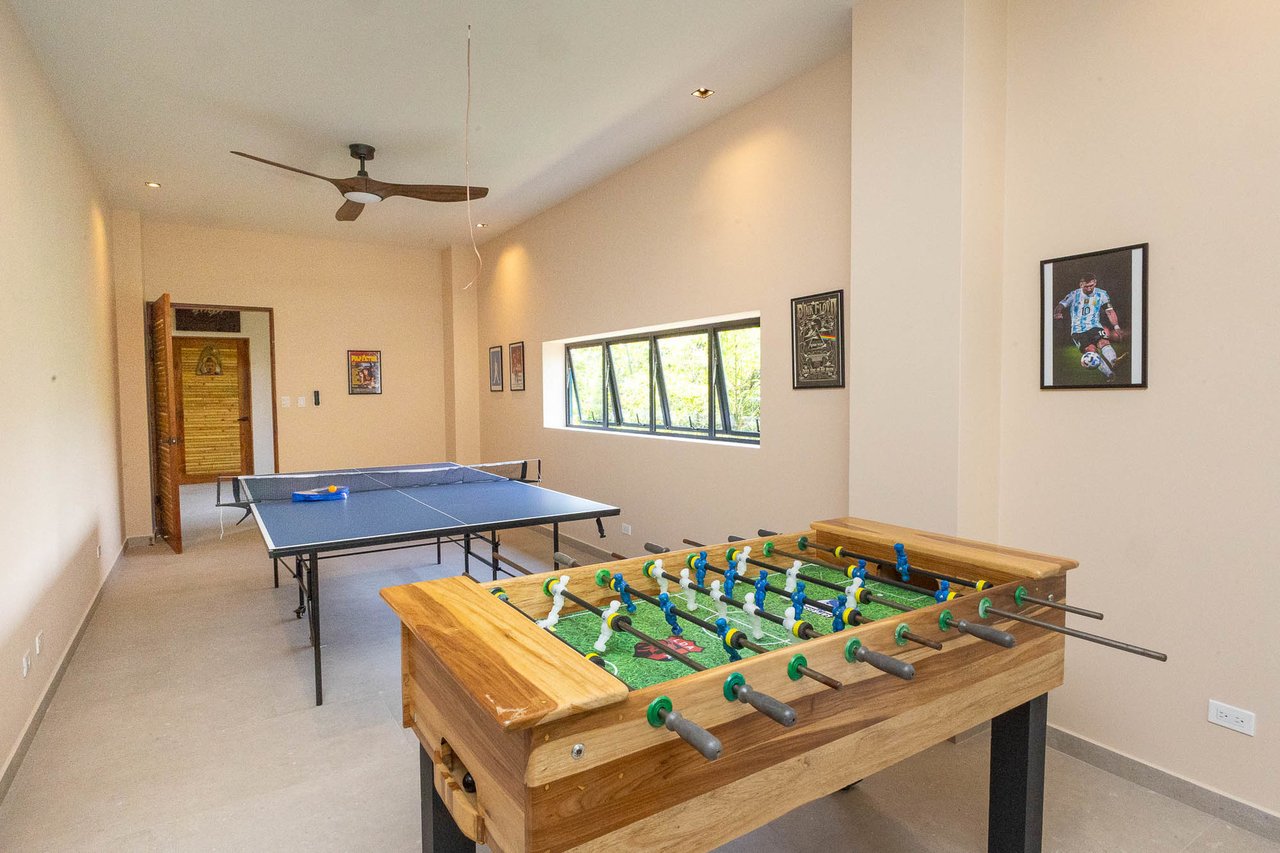 Modern Luxury Villa Near Marina, Manuel Antonio, Puntarenas
