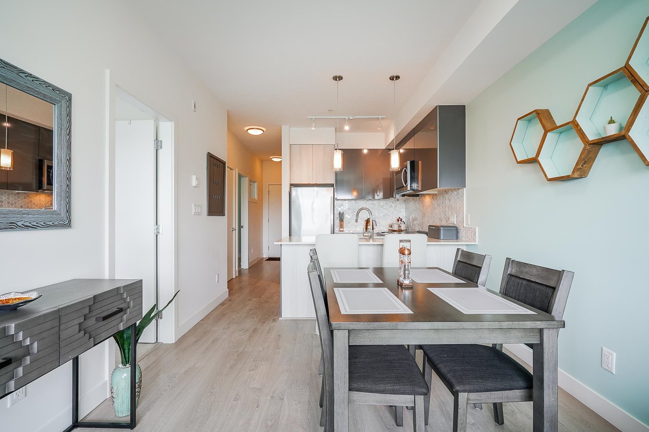 302-6438 195a St