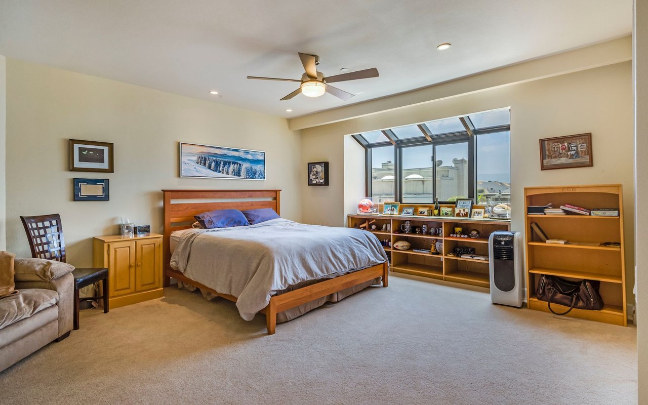 512 Esplanade, #301