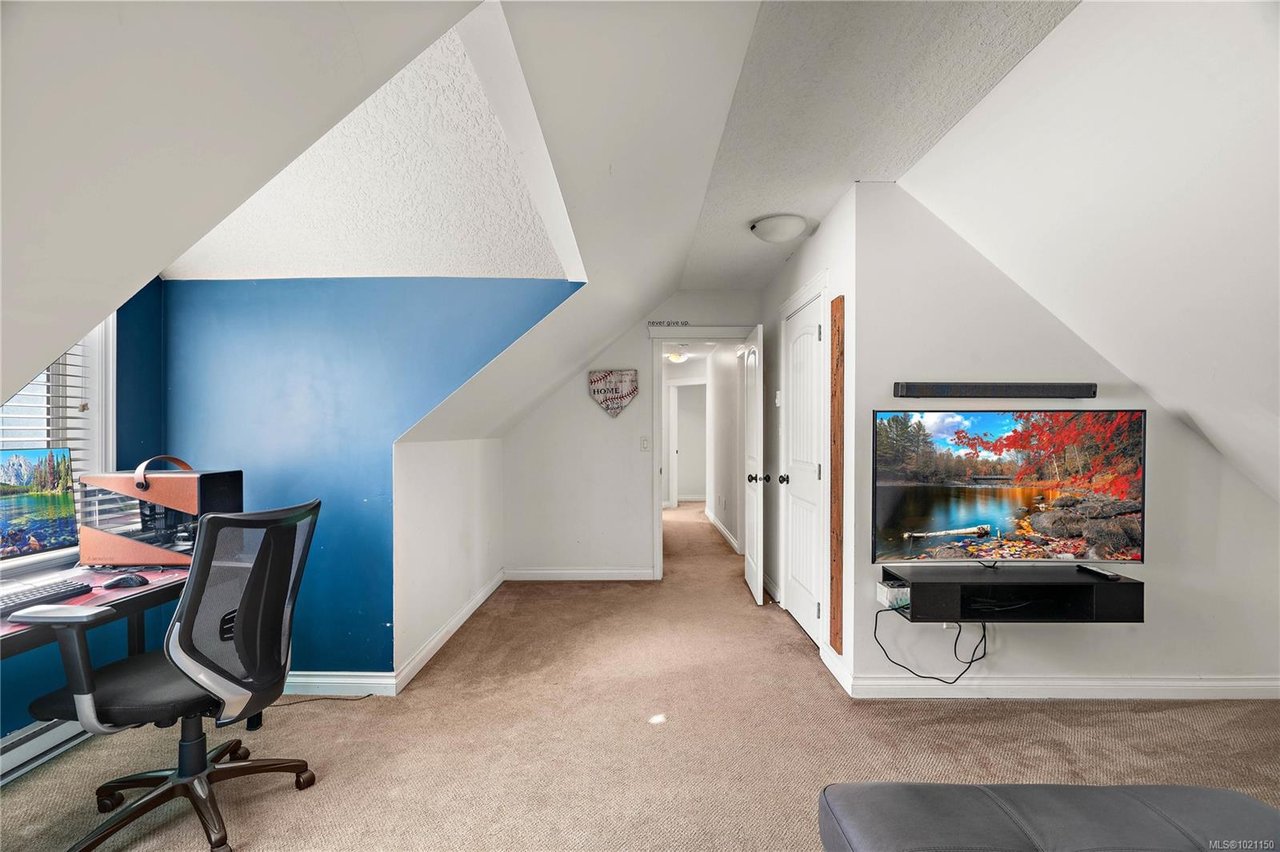 768 Hanbury Pl