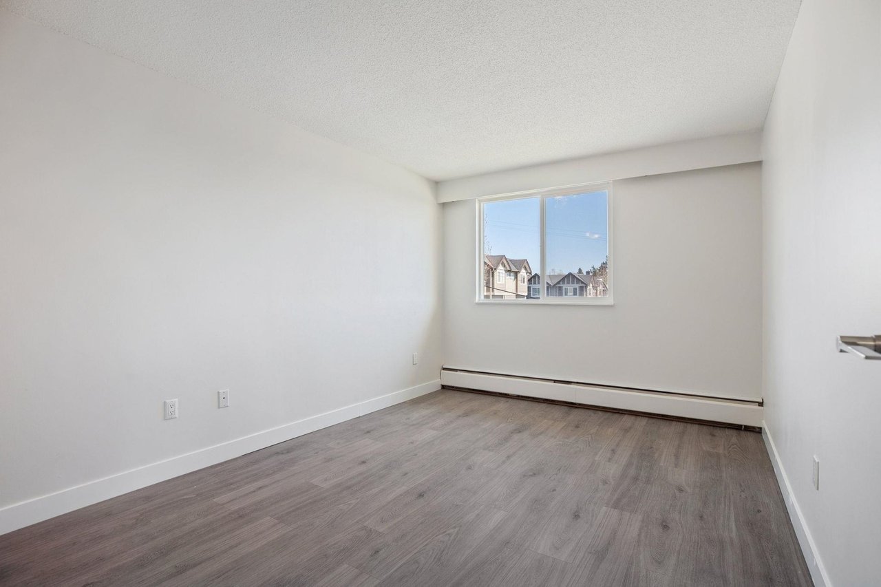 205-371 Ellesmere Avenue, Burnaby