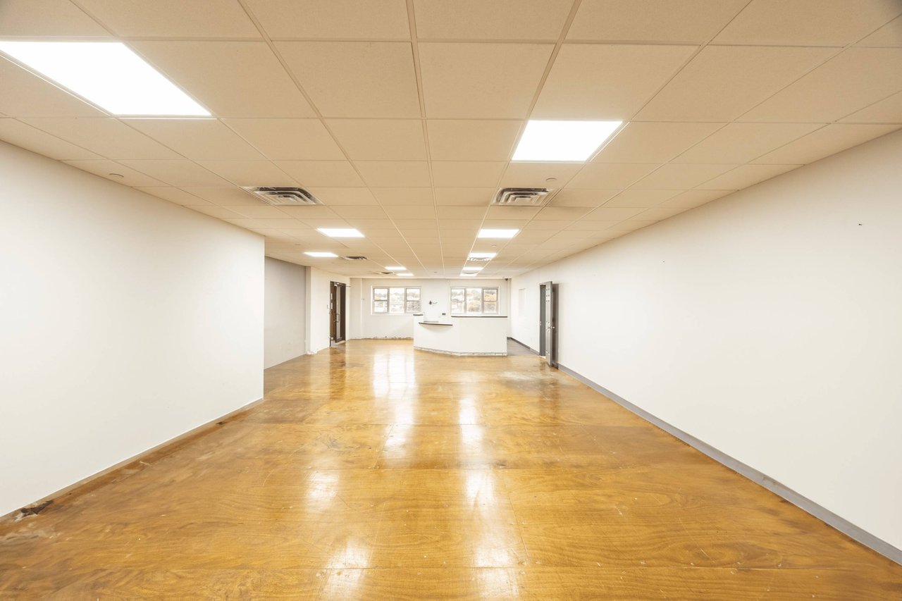 58 -48/46 59th - Office