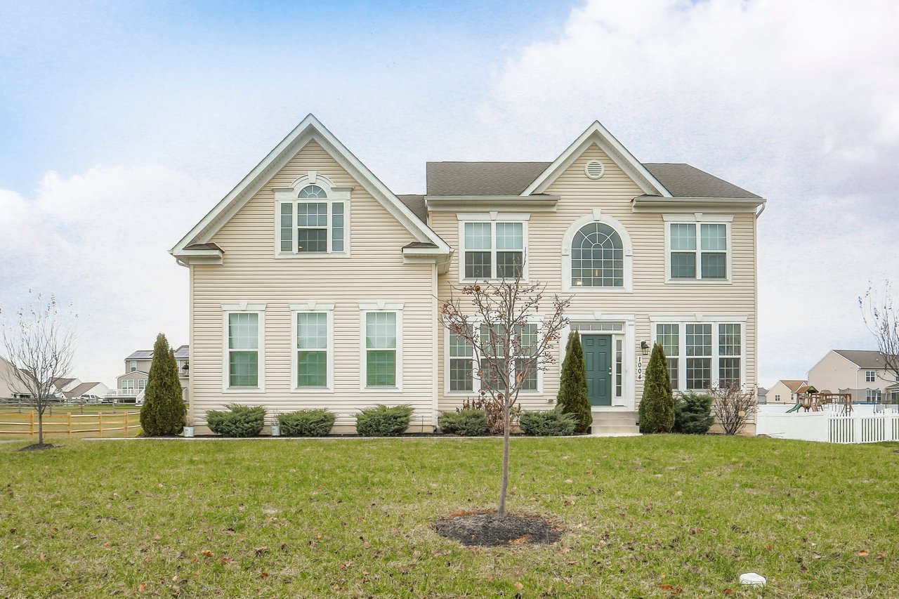 1004 Camelot Dr