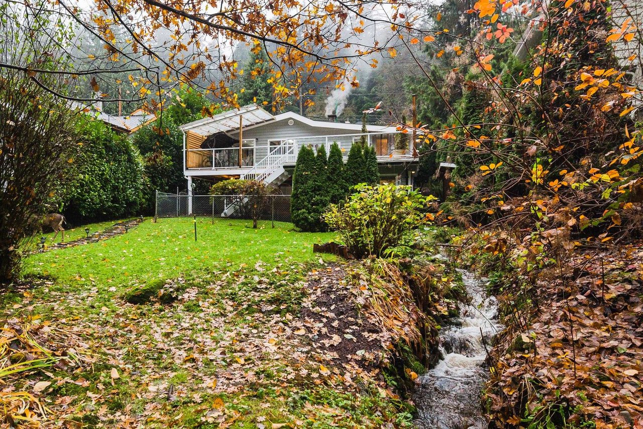 1650 Deep Cove Rd