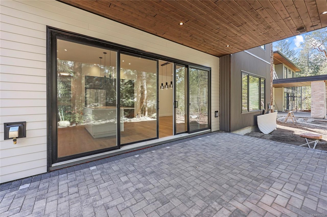 3913 Olympian Wy