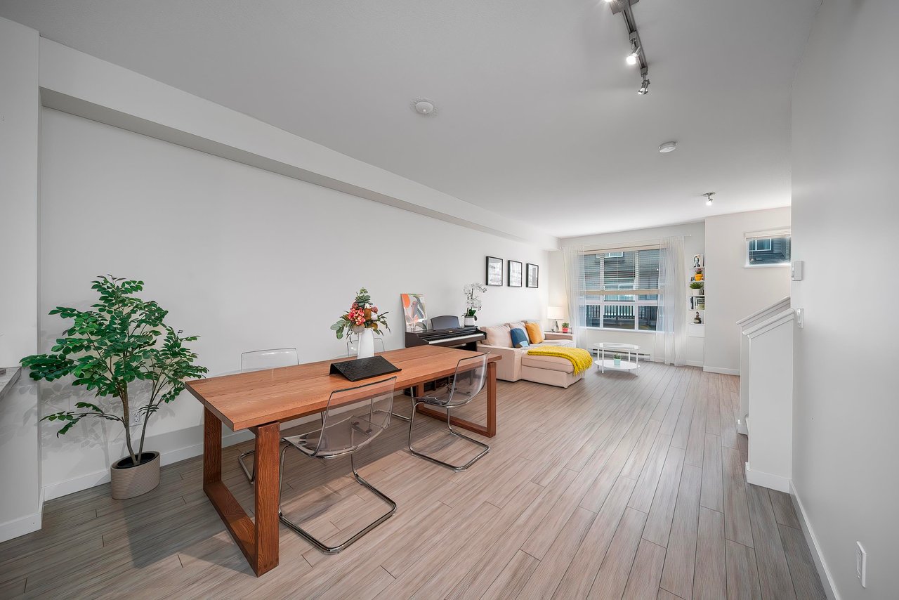 79-10489 Delsom Cres Cres