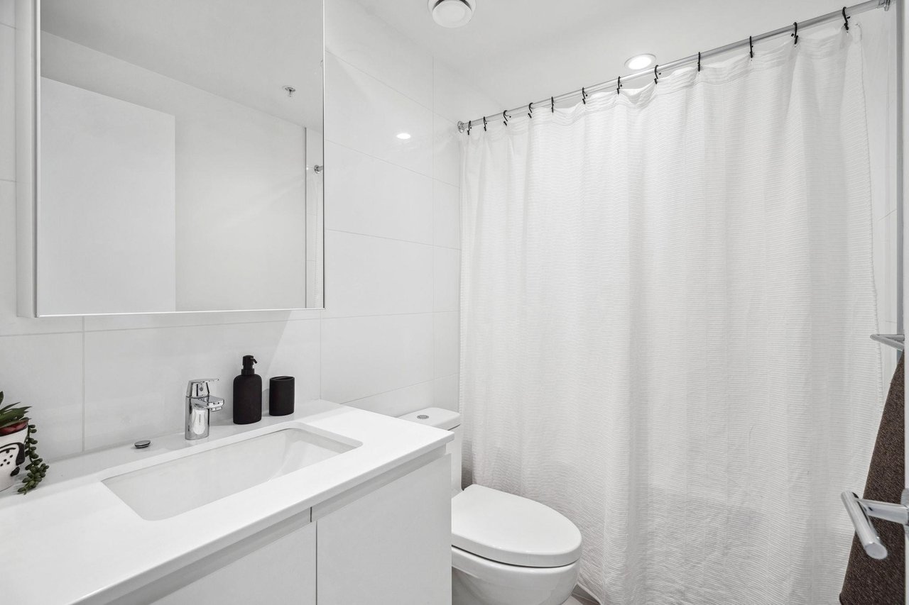 2006-3809 Evergreen Pl