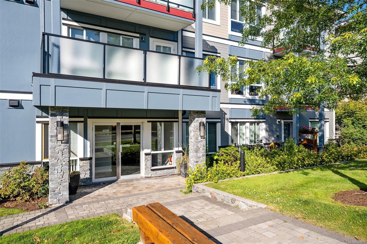 106-4050 Douglas St, Saanich