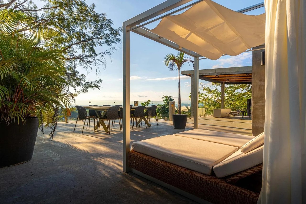 Rooftop Pool Modern Luxury Estate, Manuel Antonio, Puntarenas